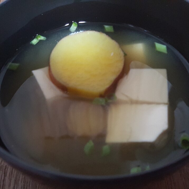 さつまいもと豆腐の味噌汁